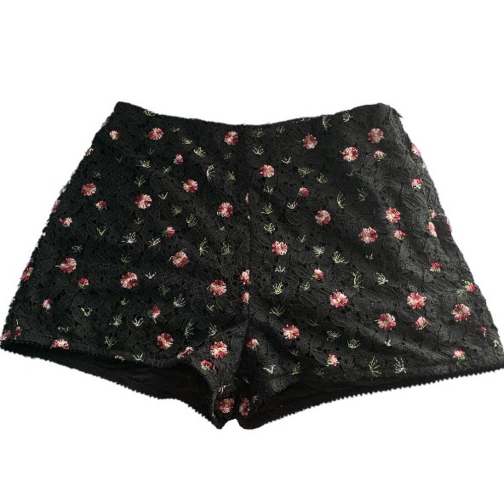 Kendall + Kylie Embroidered shorts